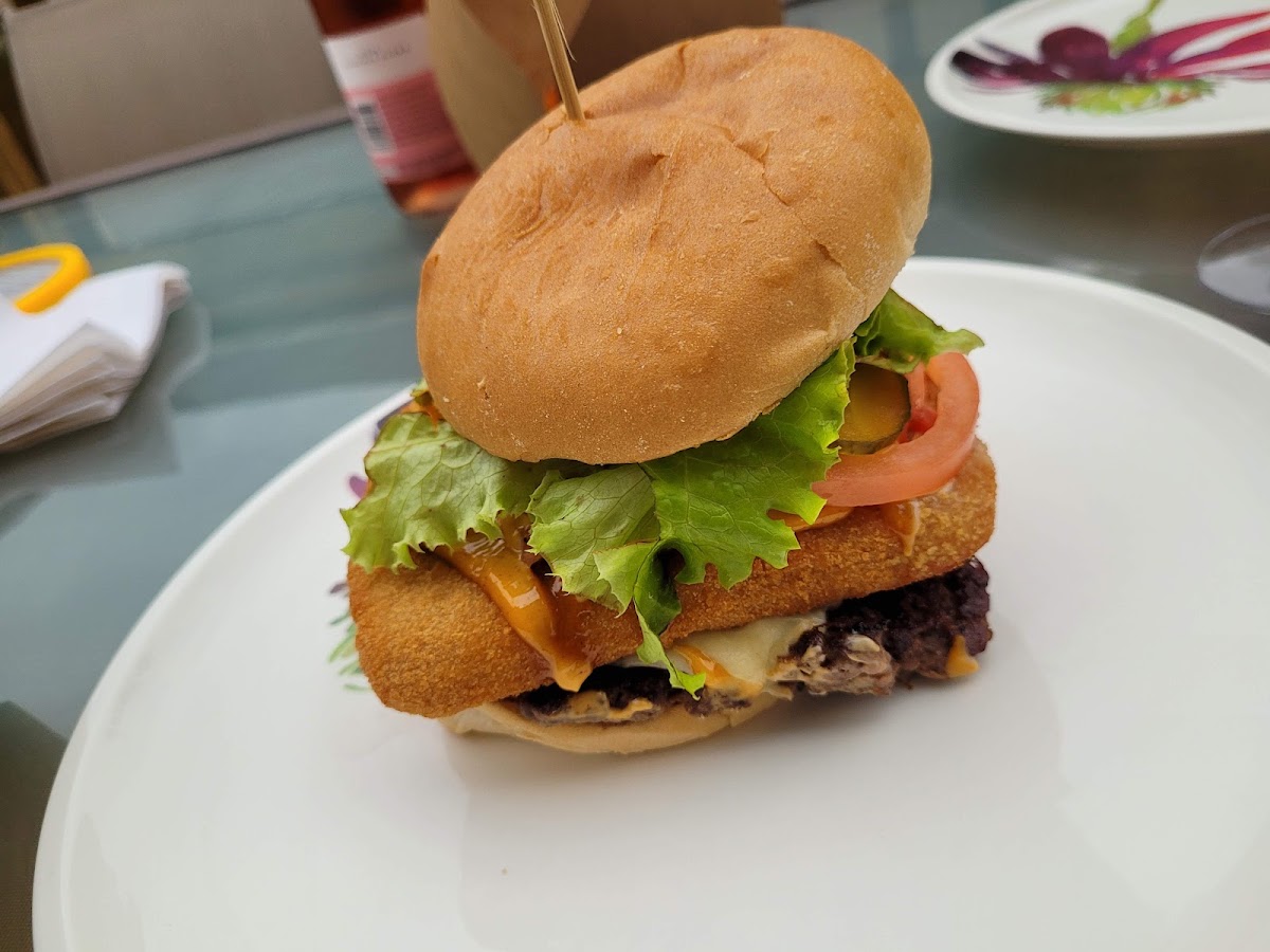 Top Gun Burger (Keele St.) Photo 5