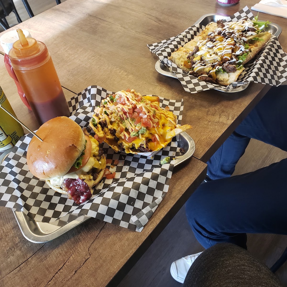 Top Gun Burger (Keele St.) Photo 8